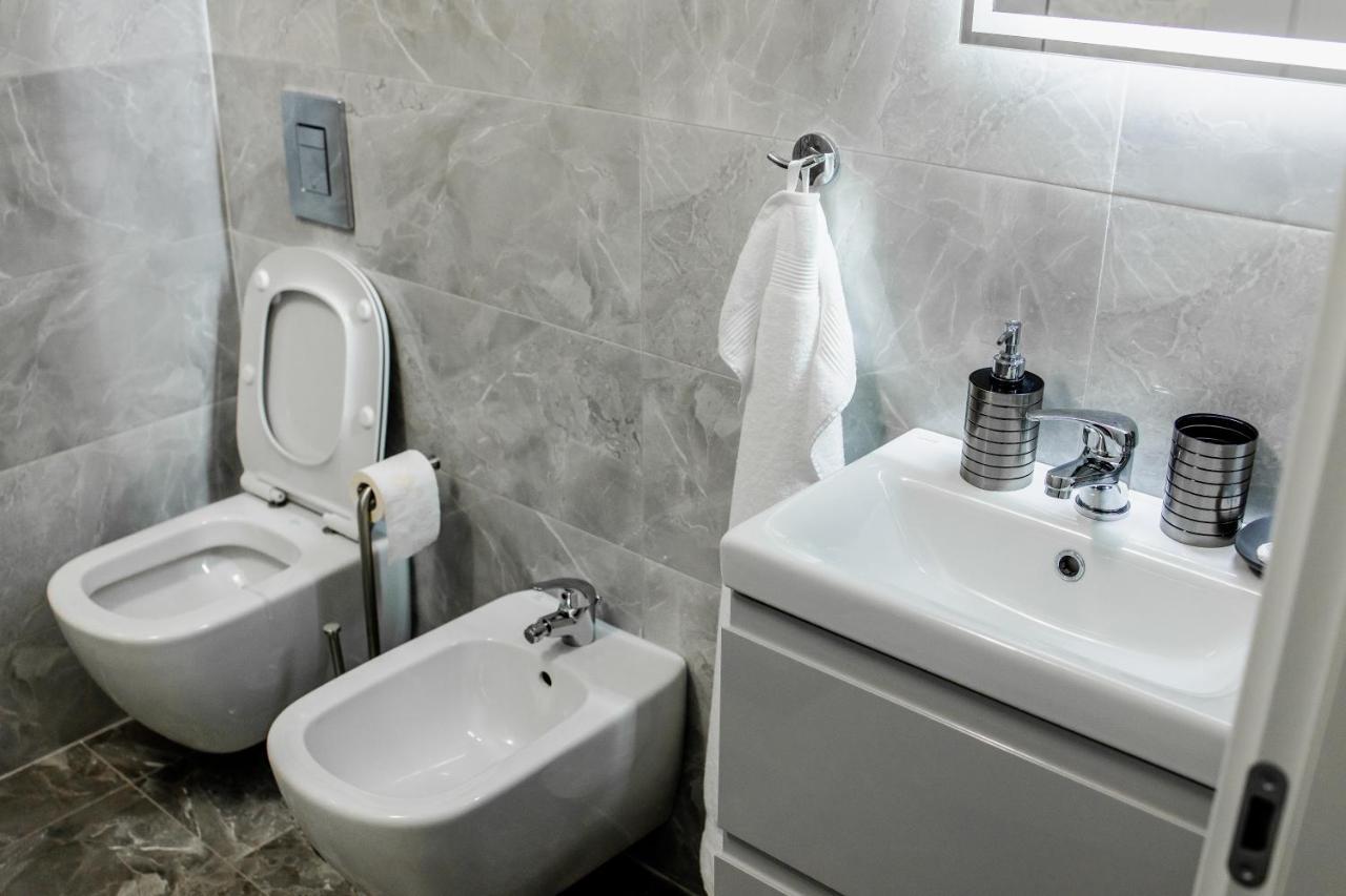 קריובה Samplus Central Apartment מראה חיצוני תמונה