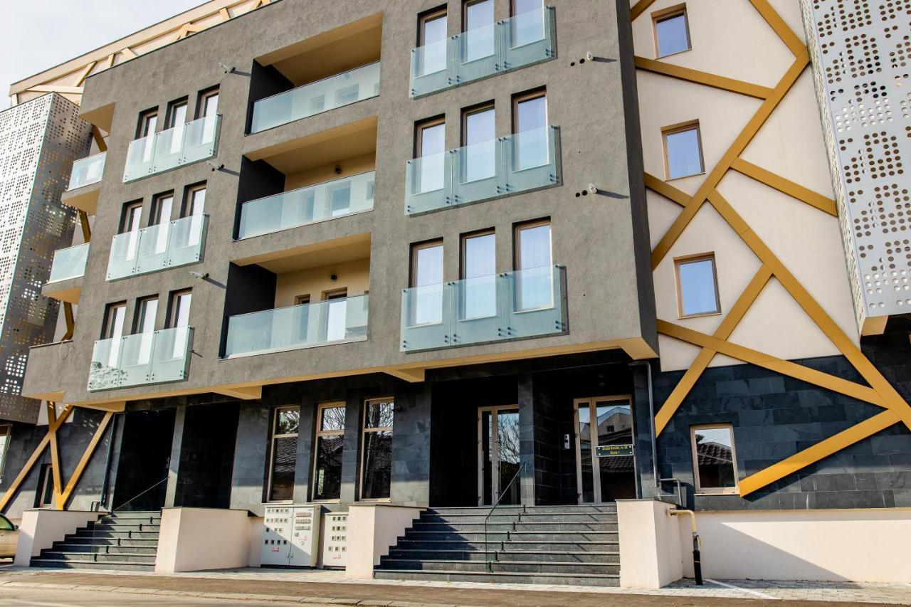 קריובה Samplus Central Apartment מראה חיצוני תמונה