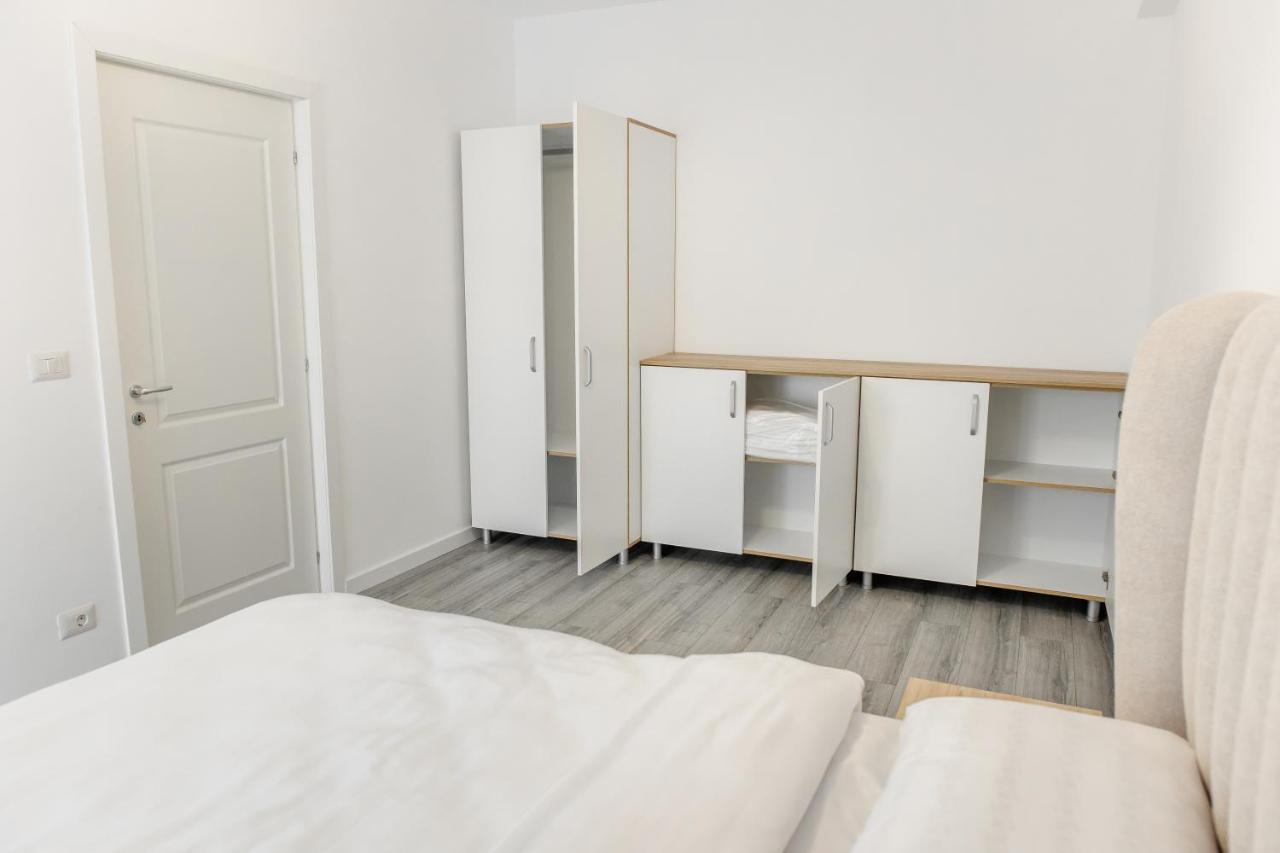 קריובה Samplus Central Apartment מראה חיצוני תמונה